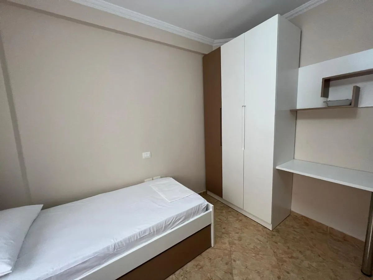 Cc Apartment 2 Wlora Albania