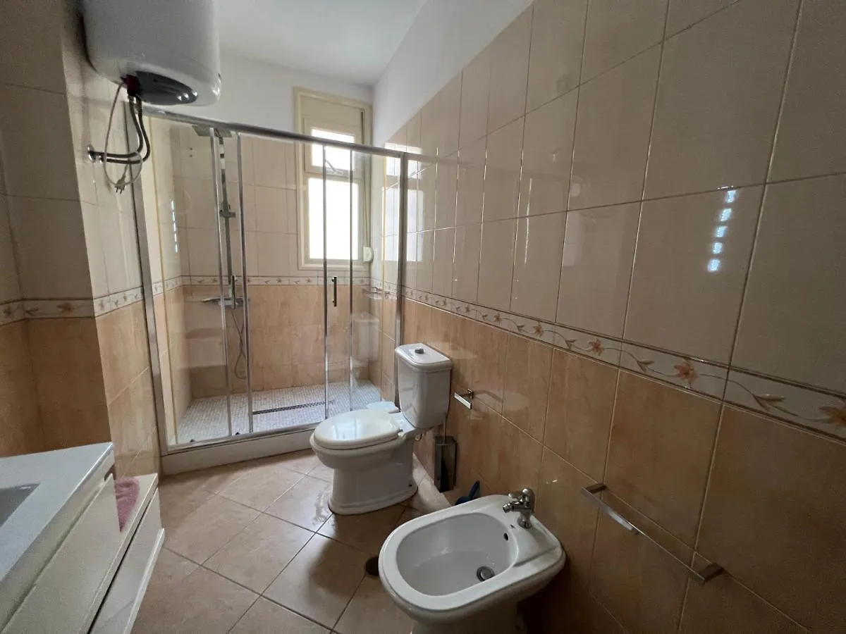 Cc Apartment 2 Wlora 0*,